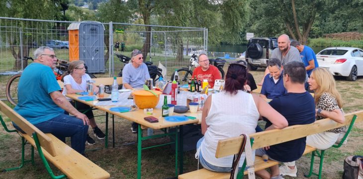 Spontaner Grillabend im Fuldataler Hafen